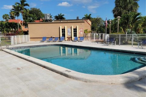 Снять в аренду кондоминиум в Дорал, Флорида 1 спальня, 75.25м2, № 1998661 - фото 25