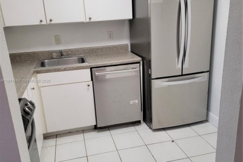 Снять в аренду кондоминиум в Дорал, Флорида 1 спальня, 75.25м2, № 1998661 - фото 13
