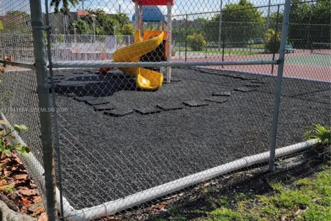 Снять в аренду кондоминиум в Дорал, Флорида 1 спальня, 75.25м2, № 1998661 - фото 30