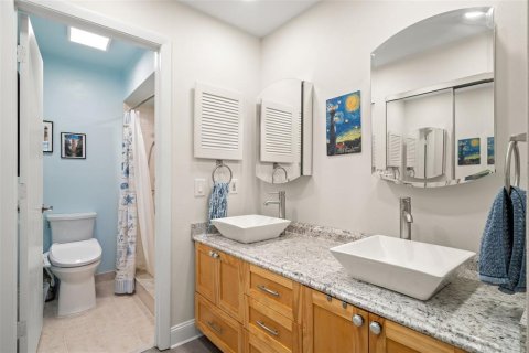 Condo in Clearwater, Florida, 2 bedrooms  № 1527625 - photo 16