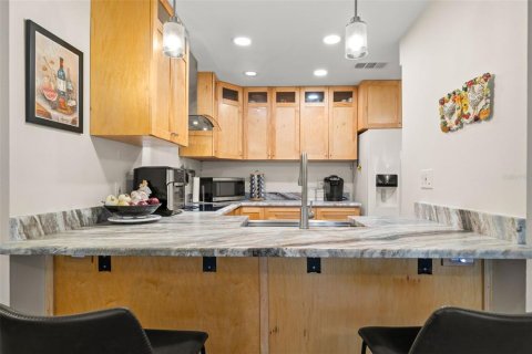 Condo in Clearwater, Florida, 2 bedrooms  № 1527625 - photo 8