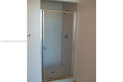 Condo in Miami, Florida, 1 bedroom  № 1933866 - photo 10