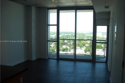 Condo in Miami, Florida, 1 bedroom  № 1933866 - photo 7