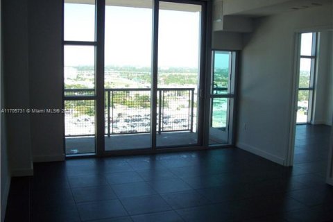 Condo in Miami, Florida, 1 bedroom  № 1933866 - photo 8