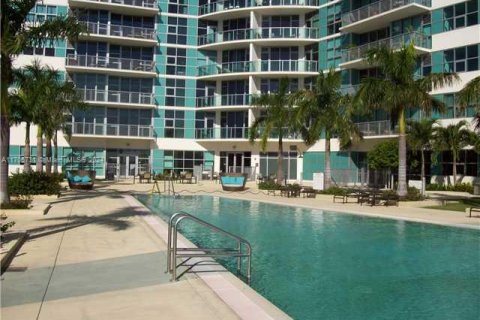 Condo in Miami, Florida, 1 bedroom  № 1933866 - photo 24
