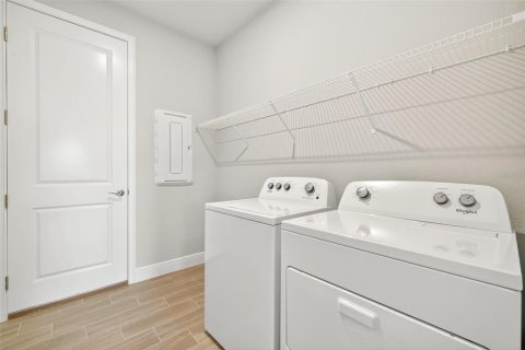 House in Parrish, Florida 2 bedrooms, 160.81 sq.m. № 1678247 - photo 24