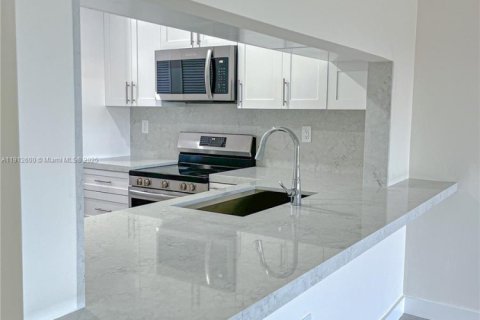 Copropriété à vendre à Miami, Floride: 2 chambres, 89 m2 № 1969233 - photo 13