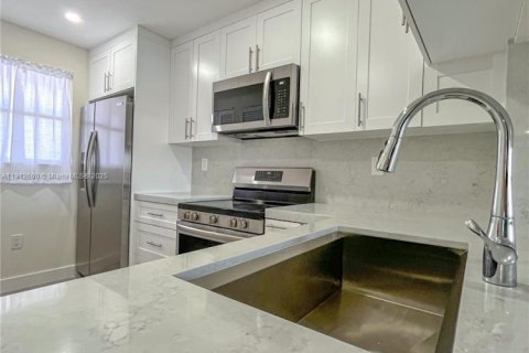 Copropriété à vendre à Miami, Floride: 2 chambres, 89 m2 № 1969233 - photo 11