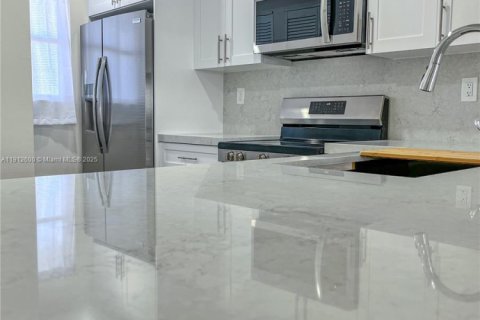Copropriété à vendre à Miami, Floride: 2 chambres, 89 m2 № 1969233 - photo 12