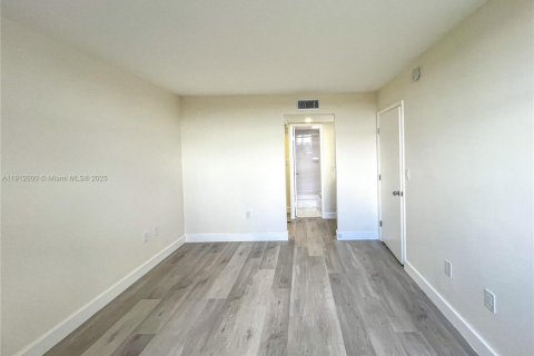 Copropriété à vendre à Miami, Floride: 2 chambres, 89 m2 № 1969233 - photo 27