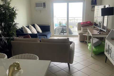 Купить кондоминиум в Форт-Лодердейл, Флорида 1 спальня, 60.11м2, № 2088720 - фото 3