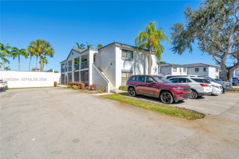Condo in Hialeah, Florida, 3 bedrooms  № 2006648