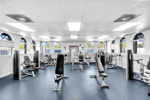 Condo in Hialeah, Florida, 3 bedrooms № 2006648 - photo 25