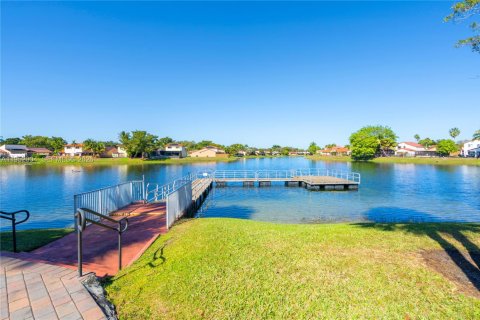 Condo in Hialeah, Florida, 3 bedrooms № 2006648 - photo 30