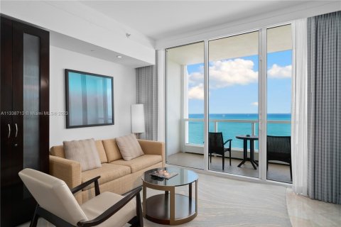 Condominio en venta en Miami Beach, Florida, 4 dormitorios, 299.24 m2 № 2039660 - foto 10