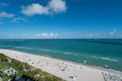 Condominio en venta en Miami Beach, Florida, 4 dormitorios, 299.24 m2 № 2039660 - foto 18