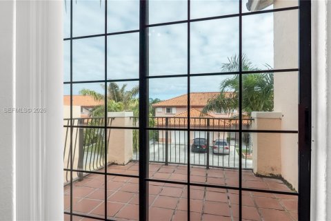 Купить таунхаус в Майами, Флорида 3 спальни, 159.05м2, № 2005455 - фото 25