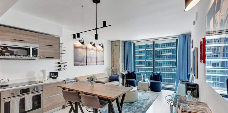 Кондоминиум с 1 спальней в Майами, Флорида № 2005057