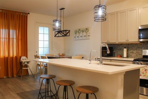 Townhouse in Davenport, Florida 3 bedrooms, 149.48 sq.m. № 1787335 - photo 3