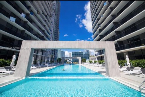 Condo in Miami, Florida, 1 bedroom  № 2010373 - photo 6