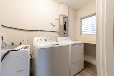 House in Port St. Lucie, Florida 2 bedrooms, 80.27 sq.m. № 2083468 - photo 19