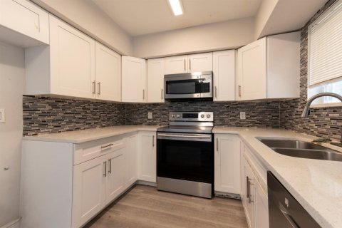 House in Port St. Lucie, Florida 2 bedrooms, 80.27 sq.m. № 2083468 - photo 13