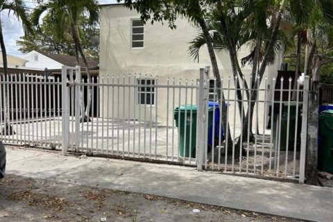 Villa ou maison à Miami, Floride 2 chambres, 127.37 m2 № 2084665