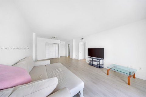 Снять в аренду кондоминиум в Санни-Айлс-Бич, Флорида 1 спальня, 64.75м2, № 1952146 - фото 7