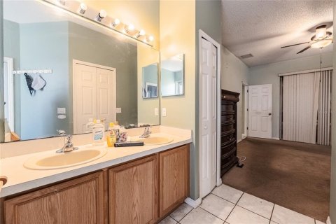 Villa ou maison à vendre à Kissimmee, Floride: 4 chambres, 175.86 m2 № 2137198 - photo 23
