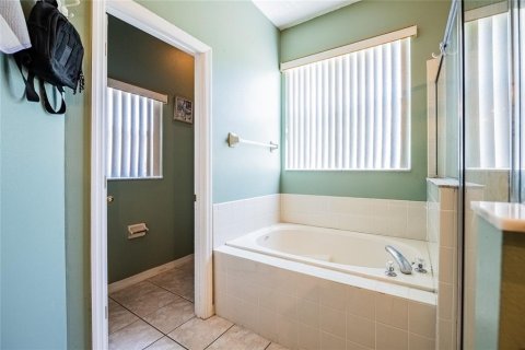 Villa ou maison à vendre à Kissimmee, Floride: 4 chambres, 175.86 m2 № 2137198 - photo 24