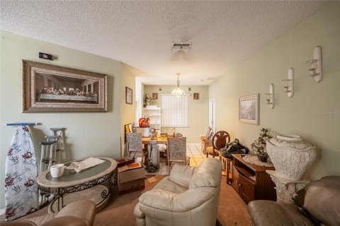 Villa ou maison à vendre à Kissimmee, Floride: 4 chambres, 175.86 m2 № 2137198 - photo 17
