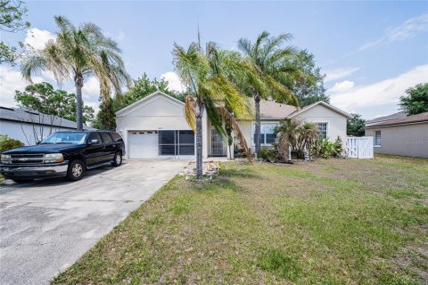 House in Kissimmee, Florida 4 bedrooms, 175.86 sq.m. № 2137198