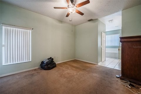 Villa ou maison à vendre à Kissimmee, Floride: 4 chambres, 175.86 m2 № 2137198 - photo 18