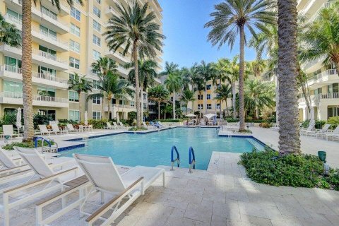 Condominio en venta en Boynton Beach, Florida, 1 dormitorio, 64.2 m2 № 1014239 - foto 1