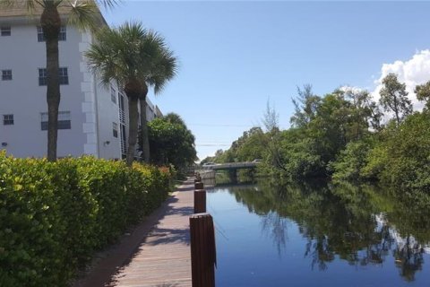 Condominio en alquiler en Fort Lauderdale, Florida, 1 dormitorio, 49.7 m2 № 1168802 - foto 1