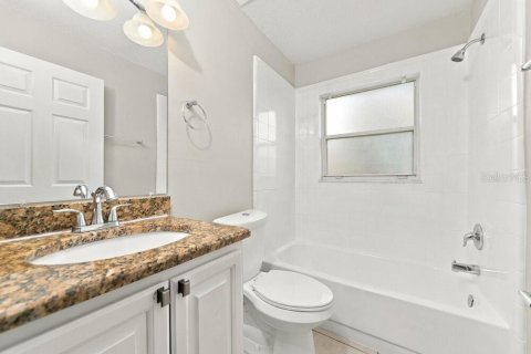 Villa ou maison à louer à Orlando, Floride: 3 chambres, 122.07 m2 № 2406572 - photo 15
