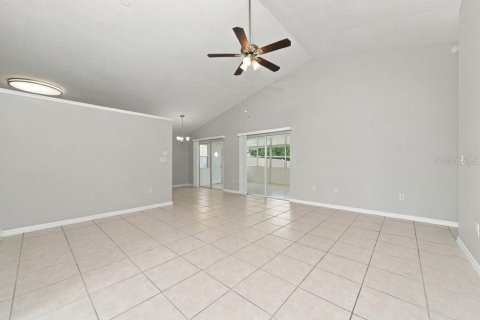 Villa ou maison à louer à Orlando, Floride: 3 chambres, 122.07 m2 № 2406572 - photo 3