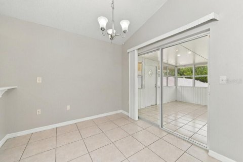Villa ou maison à louer à Orlando, Floride: 3 chambres, 122.07 m2 № 2406572 - photo 6