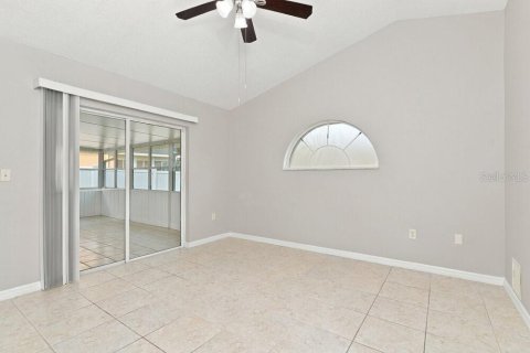 Villa ou maison à louer à Orlando, Floride: 3 chambres, 122.07 m2 № 2406572 - photo 10