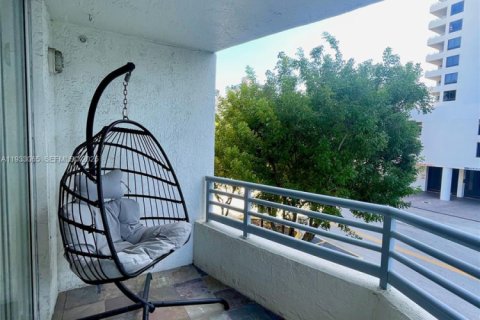 Condominio en alquiler en Miami Beach, Florida, 2 dormitorios, 91.97 m2 № 1991822 - foto 23
