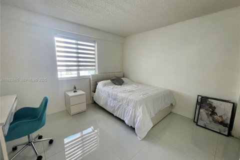 Condominio en alquiler en Miami Beach, Florida, 2 dormitorios, 91.97 m2 № 1991822 - foto 19