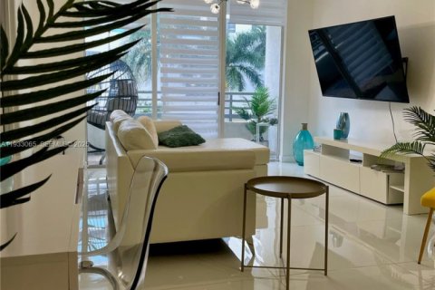 Condominio en alquiler en Miami Beach, Florida, 2 dormitorios, 91.97 m2 № 1991822 - foto 18