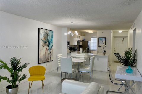 Condominio en alquiler en Miami Beach, Florida, 2 dormitorios, 91.97 m2 № 1991822 - foto 1