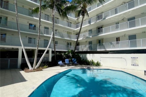 Condominio en alquiler en Miami Beach, Florida, 2 dormitorios, 91.97 m2 № 1991822 - foto 7
