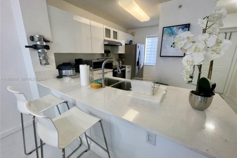 Condominio en alquiler en Miami Beach, Florida, 2 dormitorios, 91.97 m2 № 1991822 - foto 14
