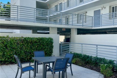 Condominio en alquiler en Miami Beach, Florida, 2 dormitorios, 91.97 m2 № 1991822 - foto 8
