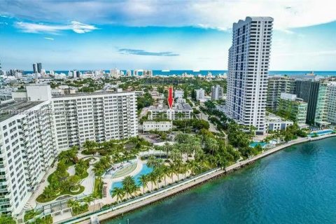 Condominio en alquiler en Miami Beach, Florida, 2 dormitorios, 91.97 m2 № 1991822 - foto 3