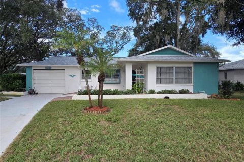 House in Port Richey, Florida 2 bedrooms, 103.31 sq.m. № 2368869