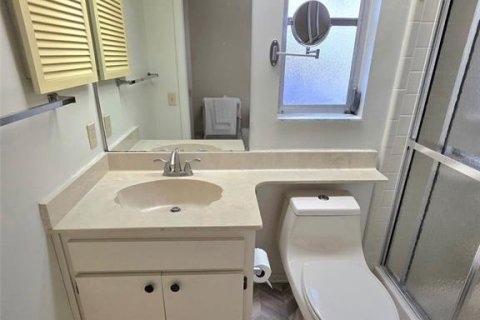 House in Port Richey, Florida 2 bedrooms, 103.31 sq.m. № 2368869 - photo 13