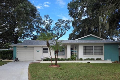 House in Port Richey, Florida 2 bedrooms, 103.31 sq.m. № 2368869 - photo 19